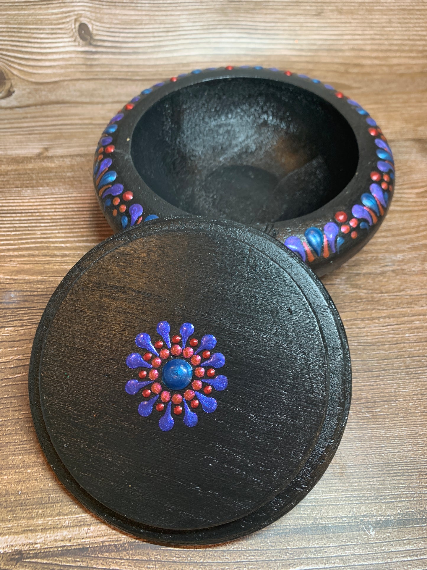 Decorative wood bowl