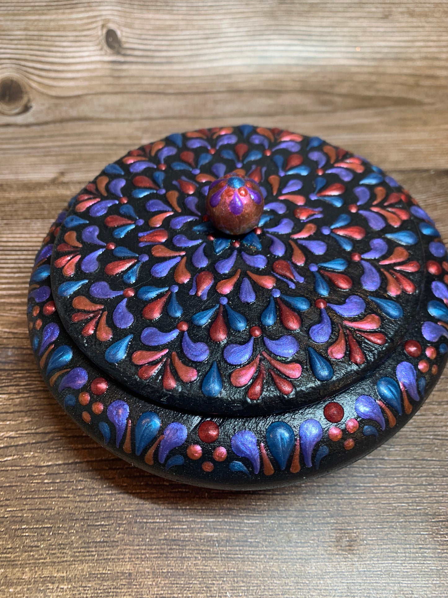 Decorative wood bowl