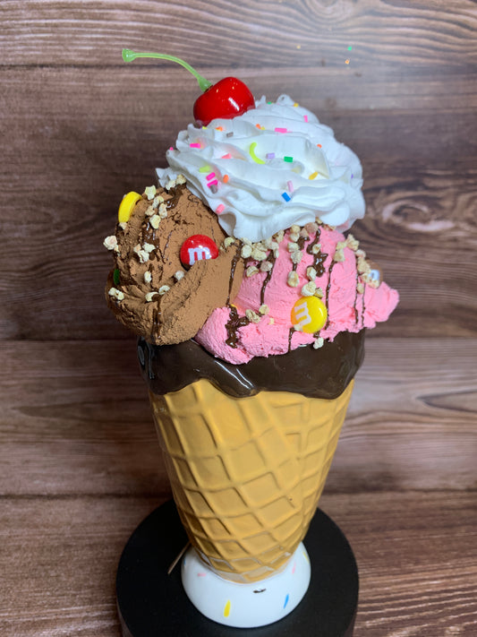 Faux Ice Cream Sundae large with Drip