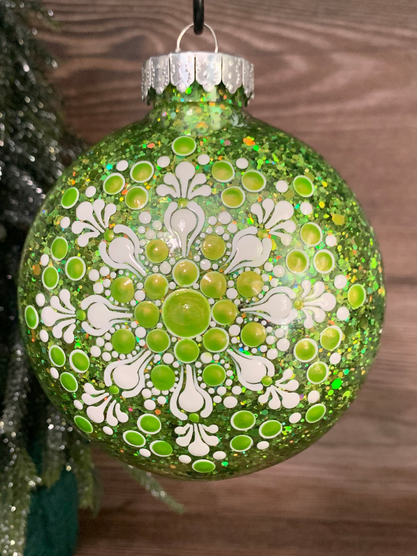 LO #26 Twinkle Bauble