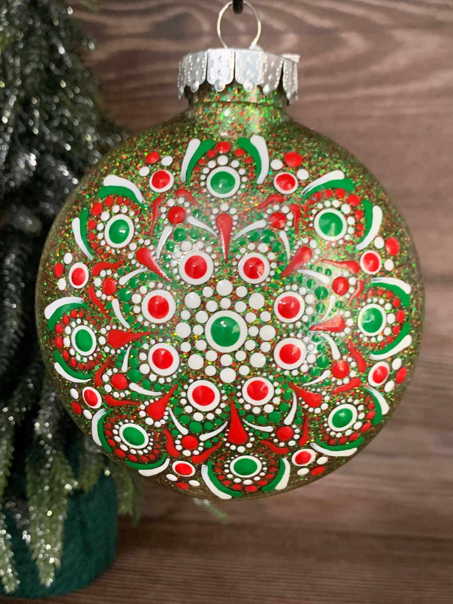 LO#1 Twinkle Bauble