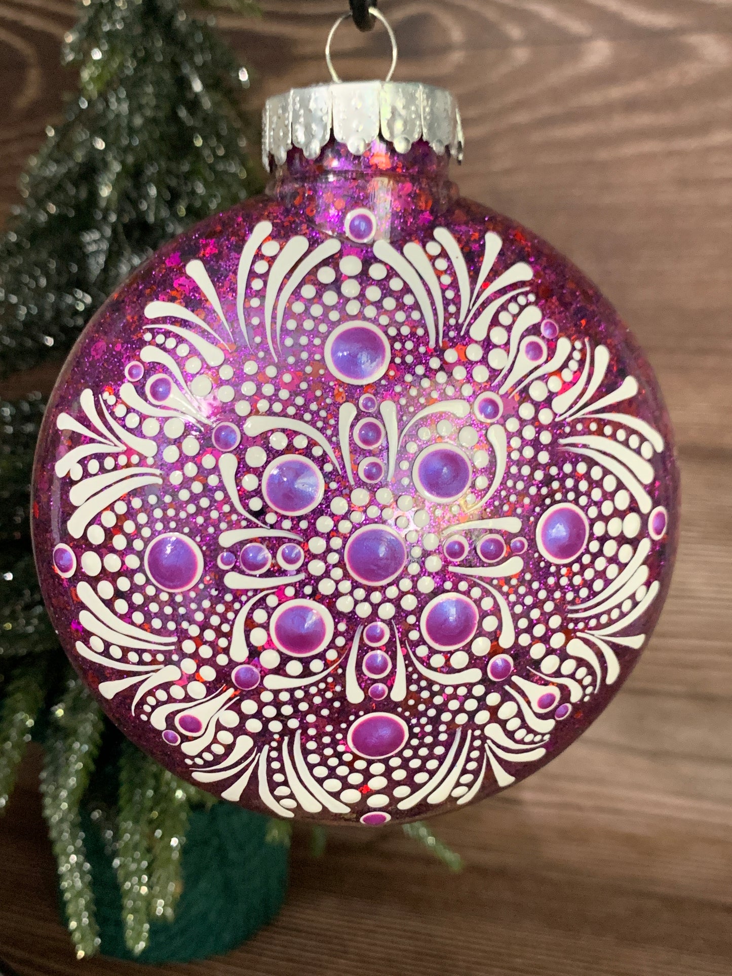 LO #9 Twinkle Bauble