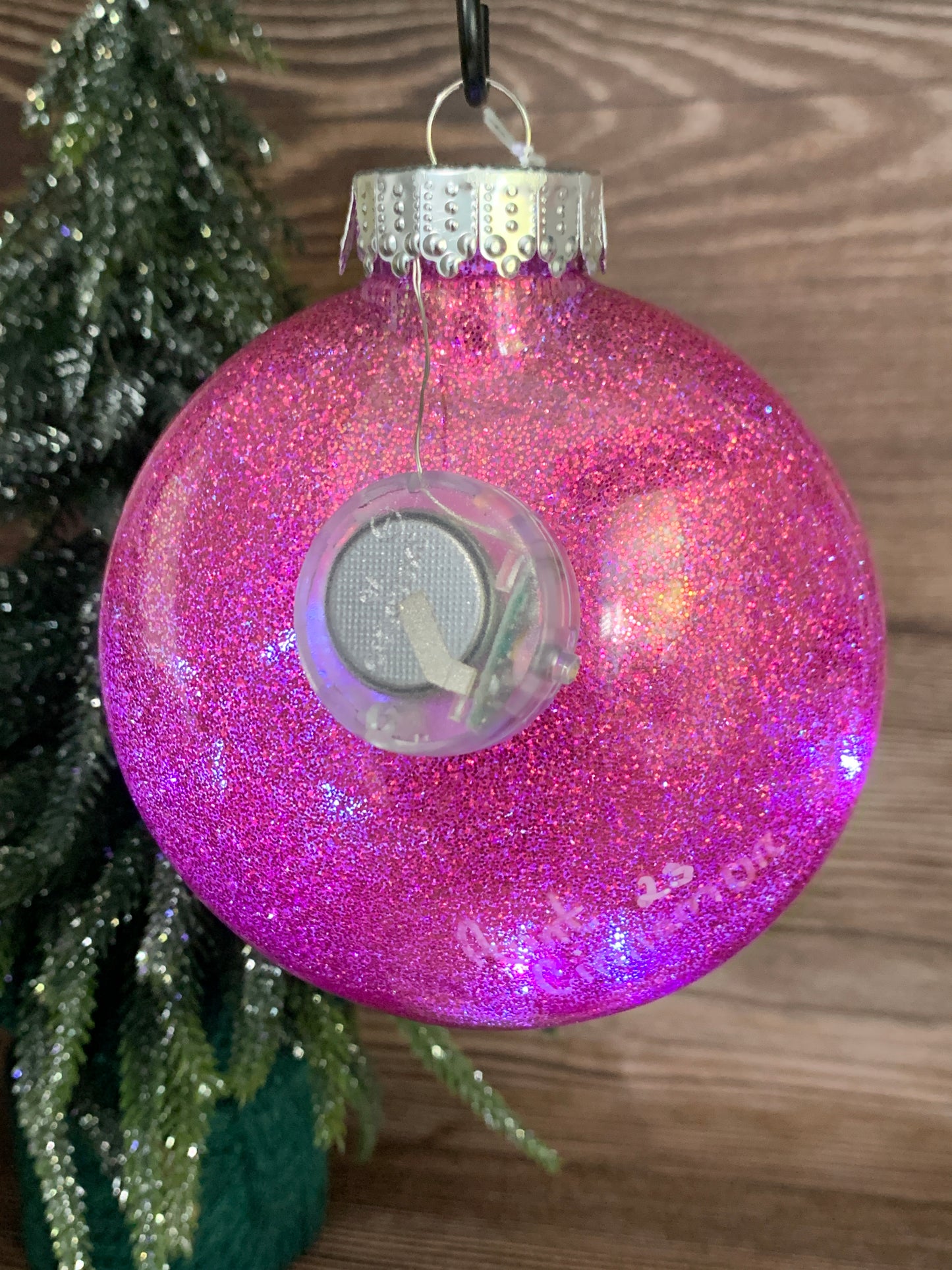 LO #30 Twinkle Bauble