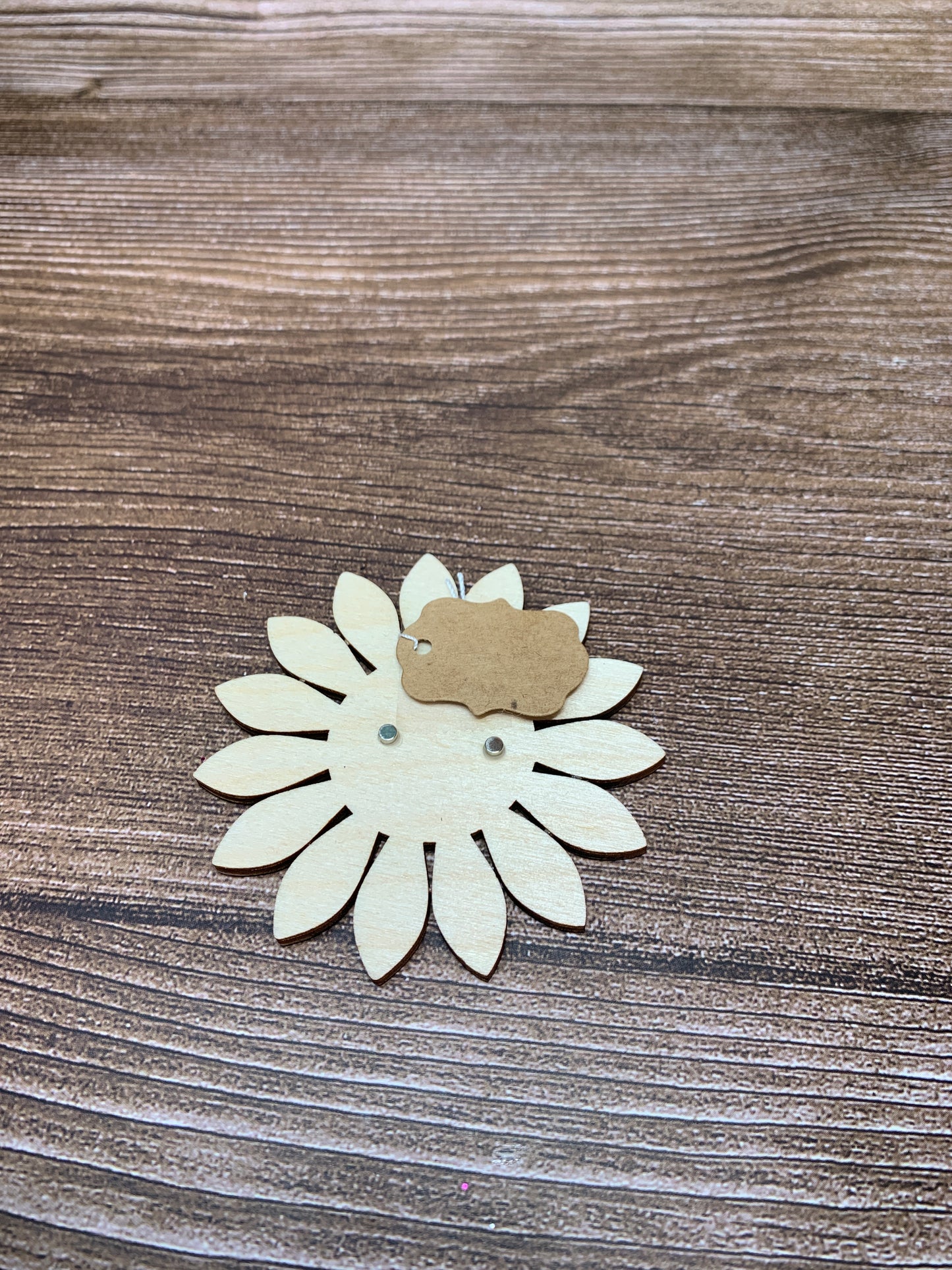 Small flower magnet