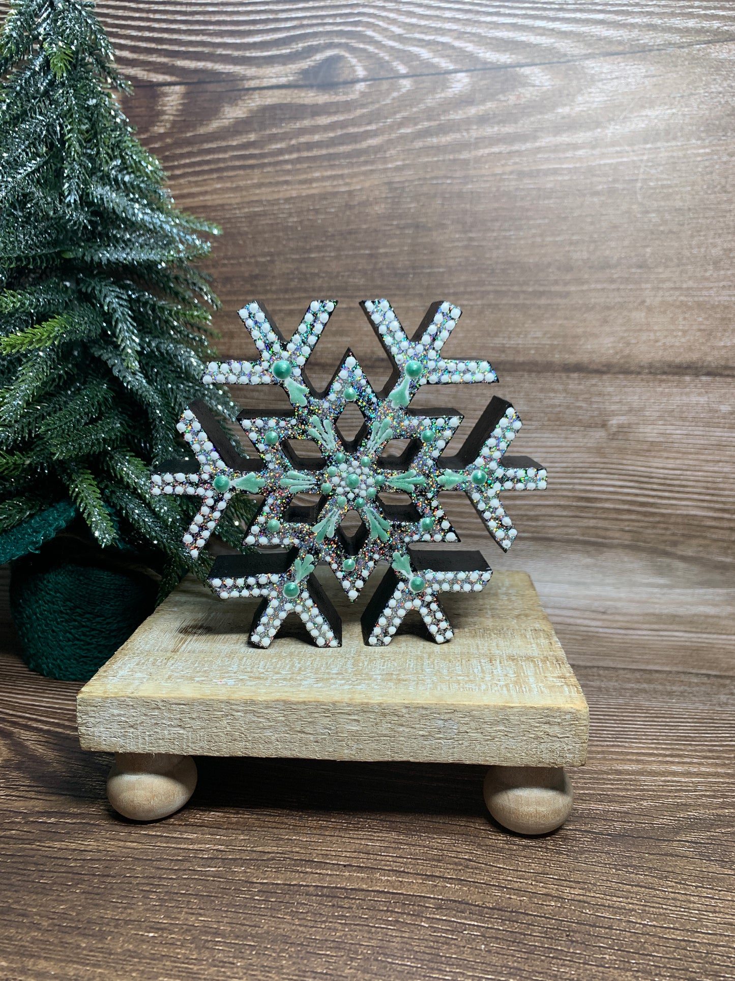 Small Snowflake shelf sitters