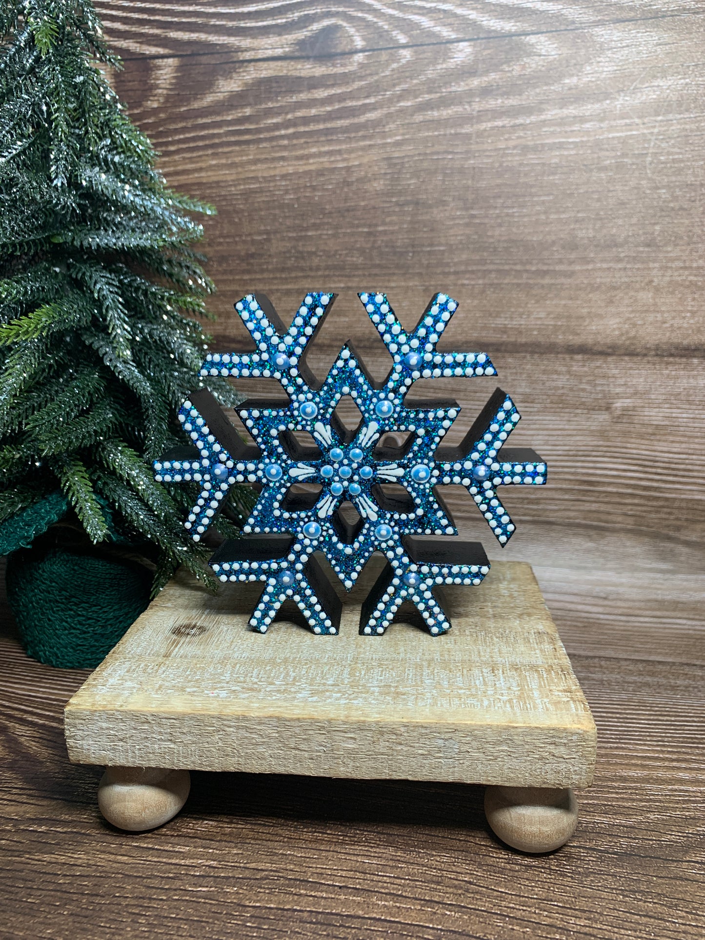Small Snowflake shelf sitters