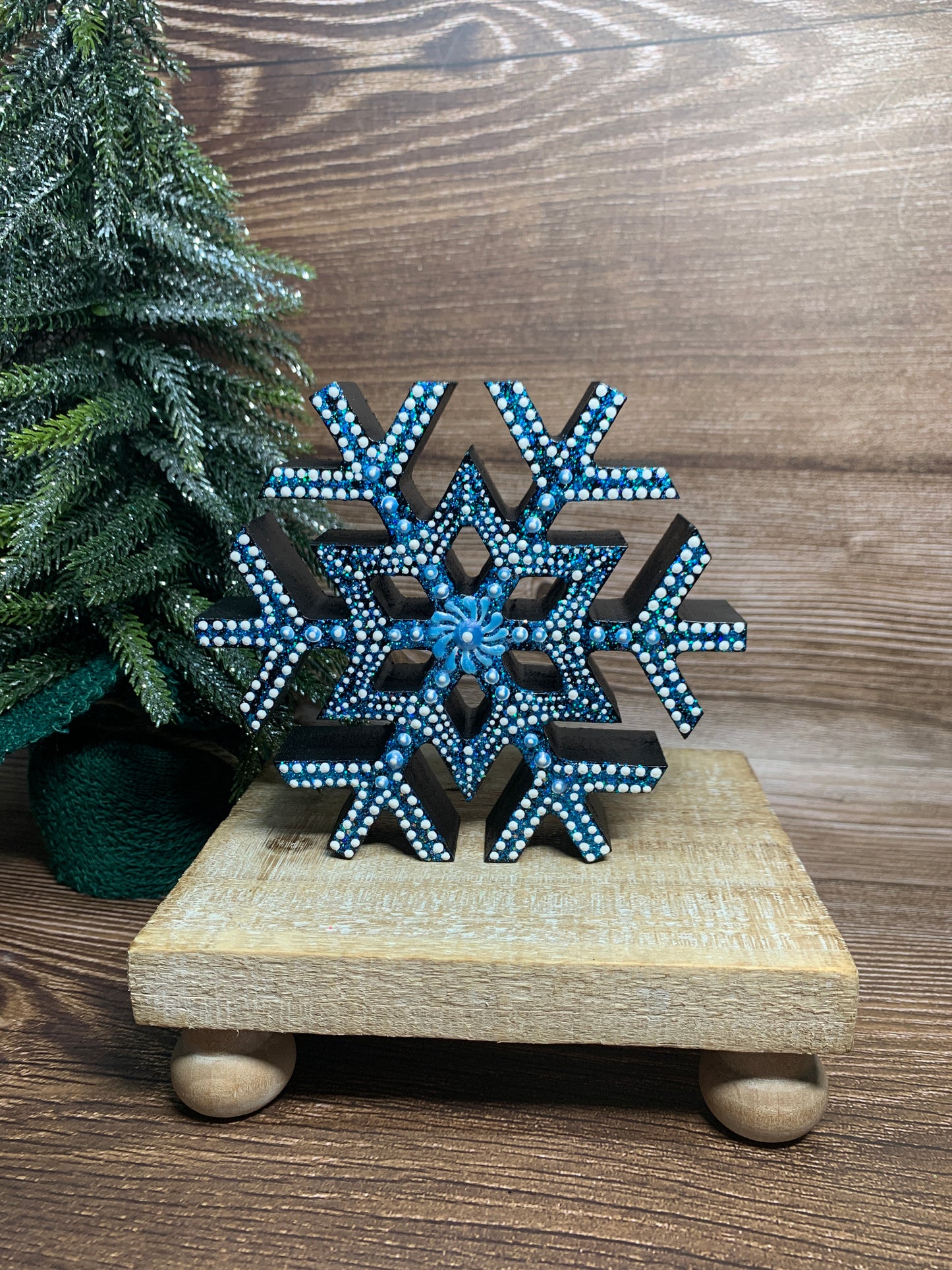 Small Snowflake shelf sitters