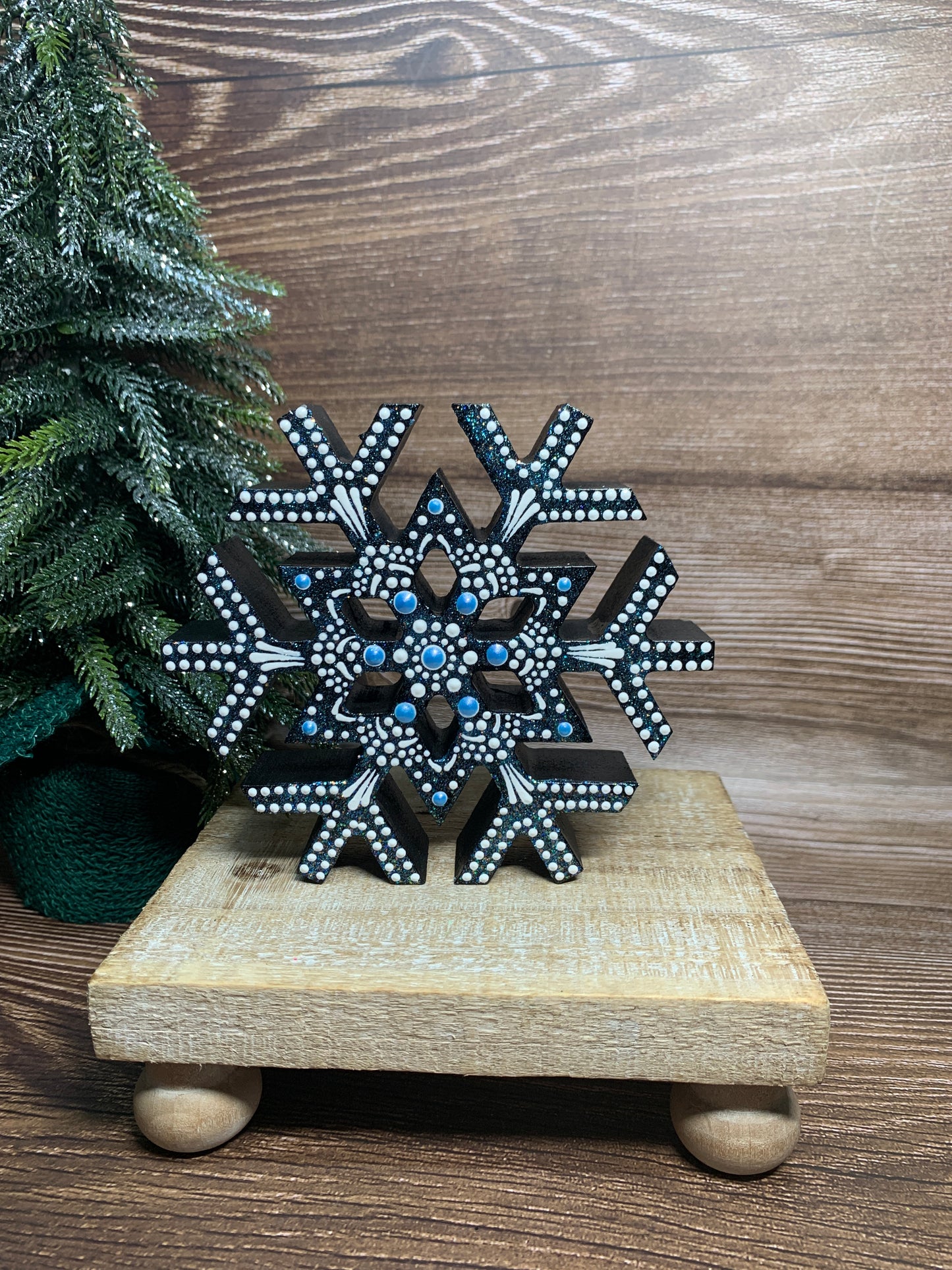 Small Snowflake shelf sitters