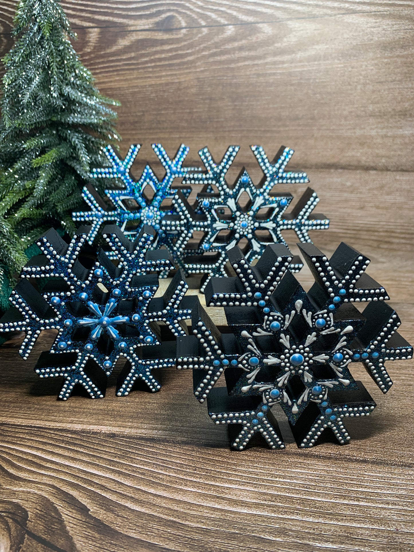 Small Snowflake shelf sitters