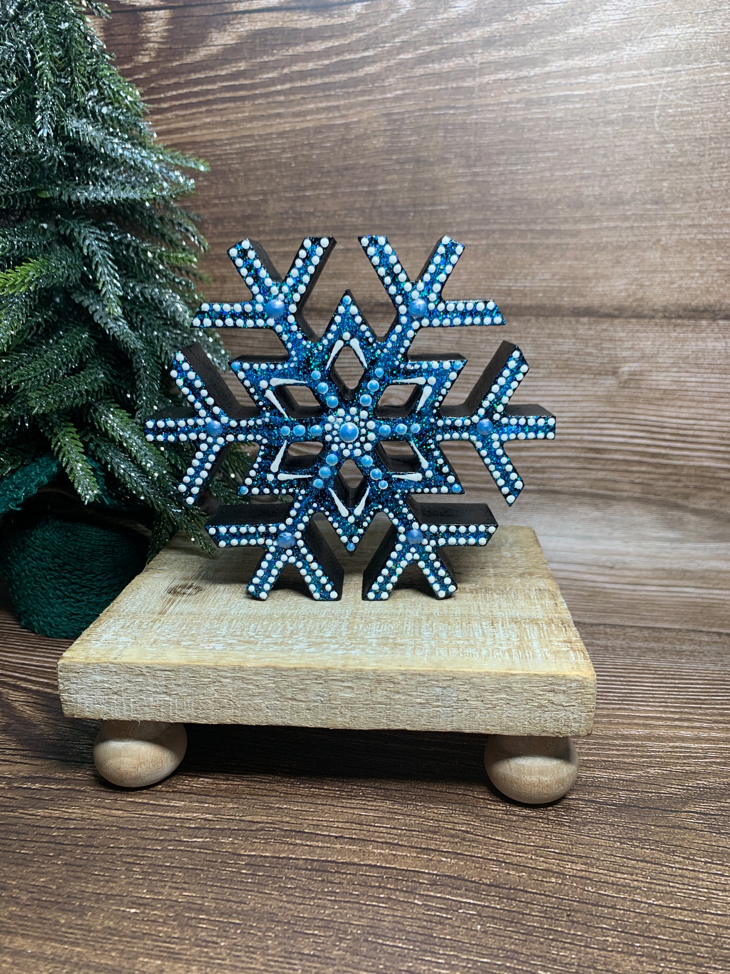 Small Snowflake shelf sitters