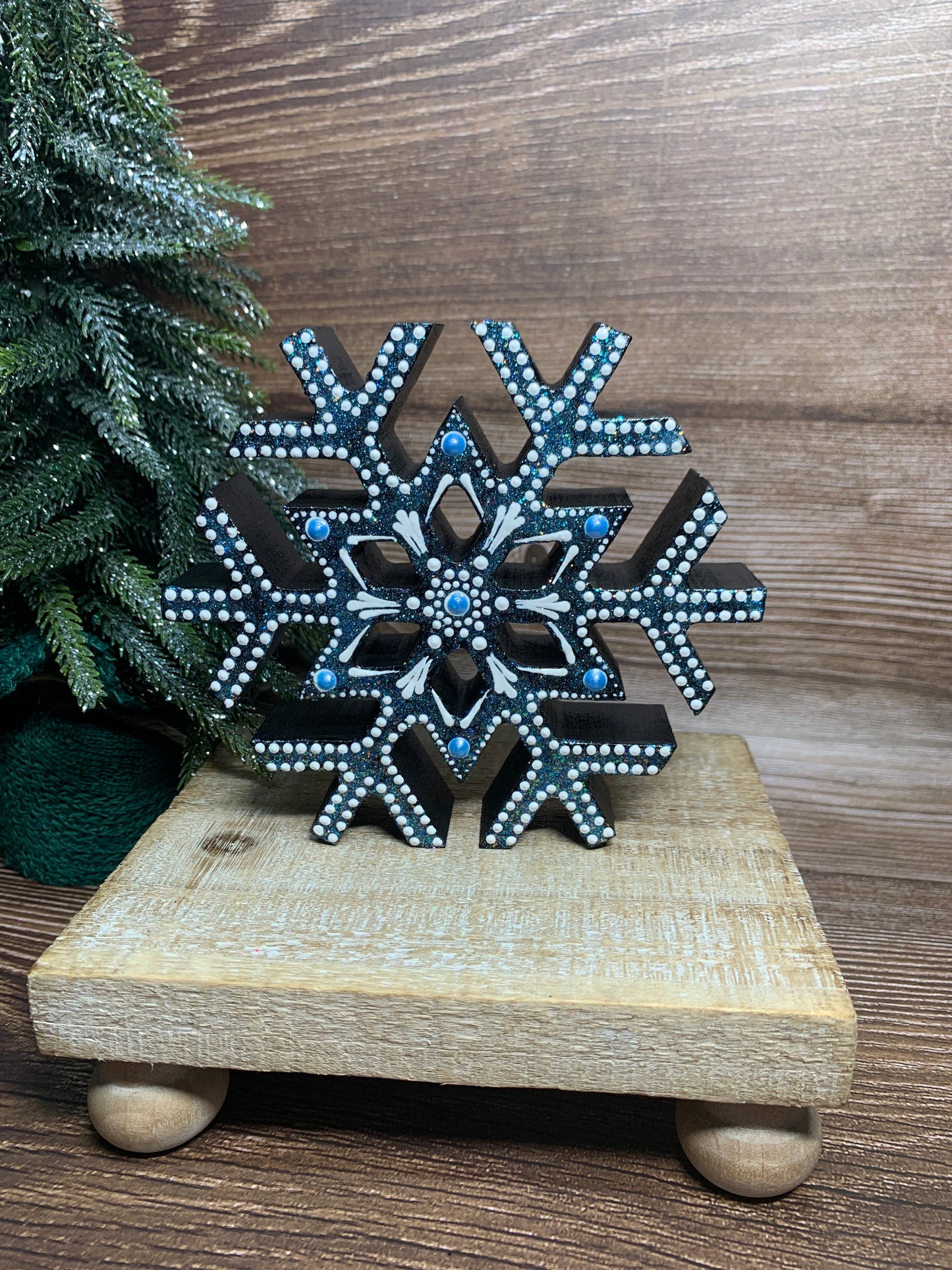 Small Snowflake shelf sitters