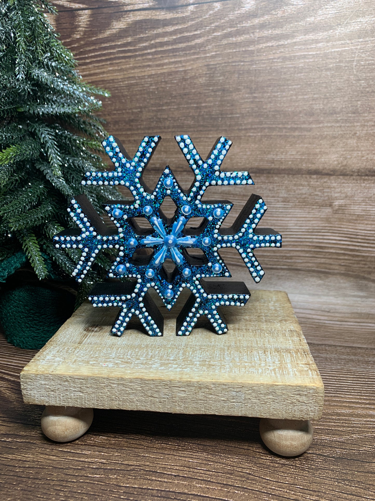 Small Snowflake shelf sitters