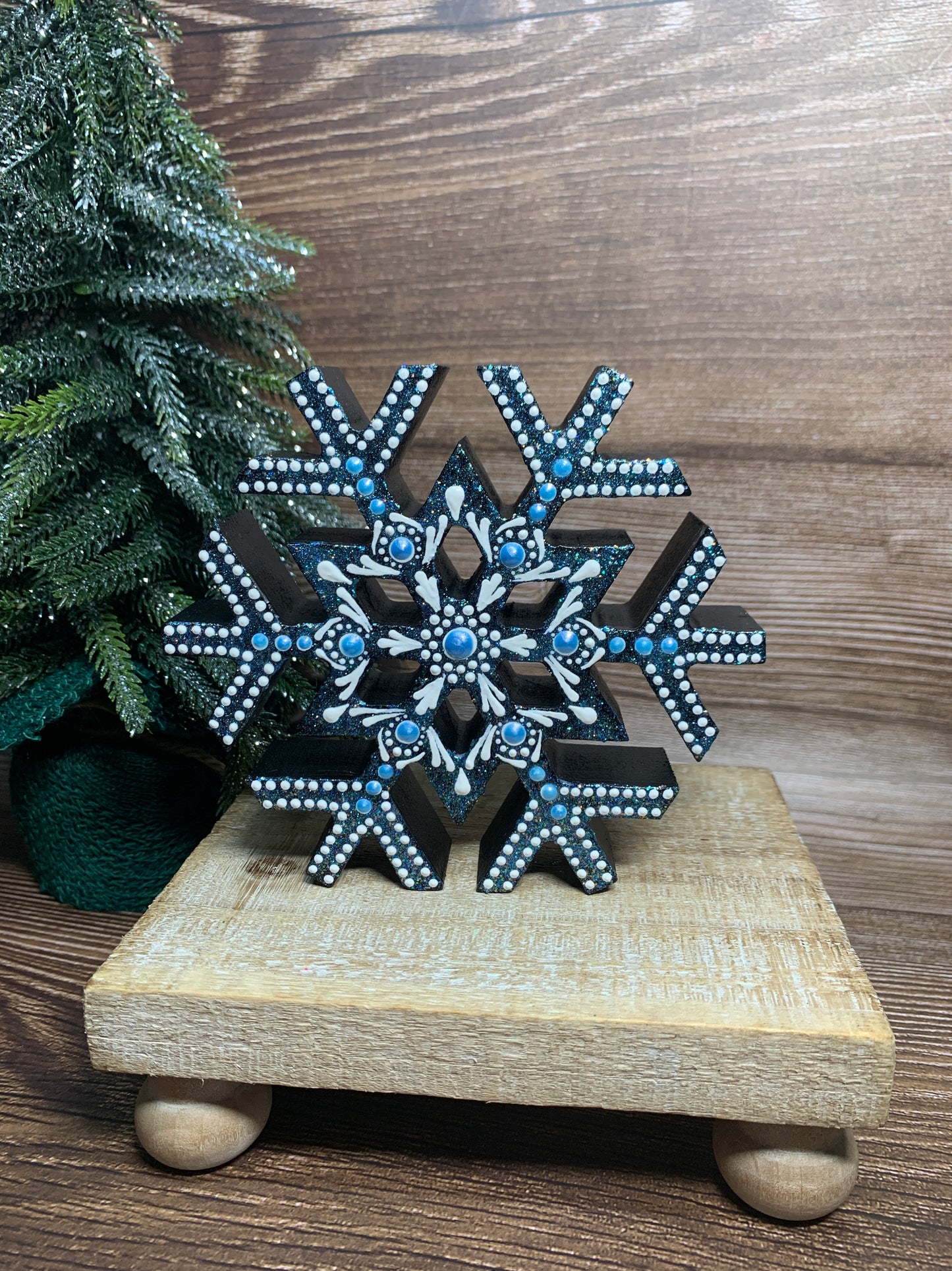 Small Snowflake shelf sitters
