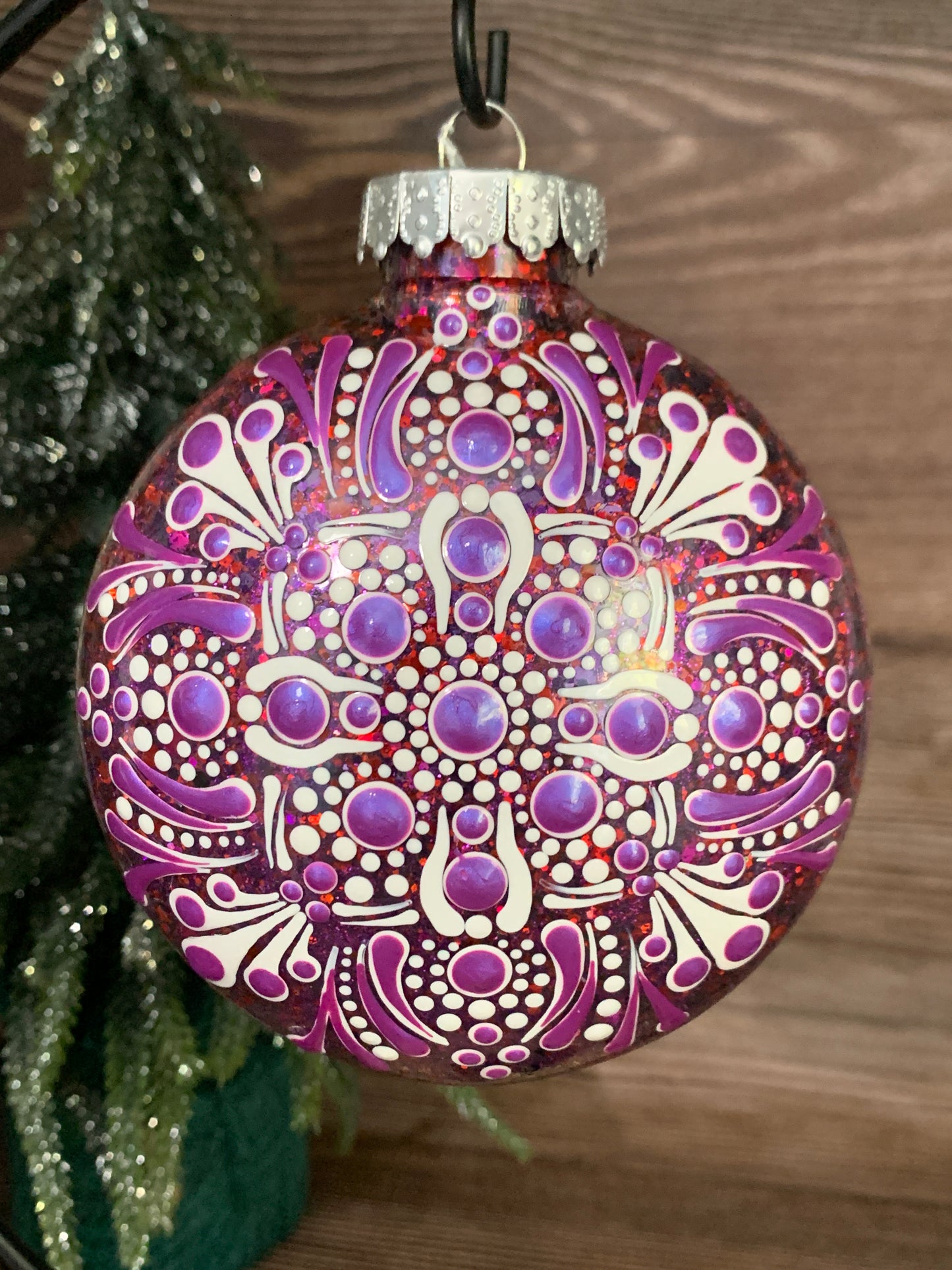 LO #5 Twinkle Bauble