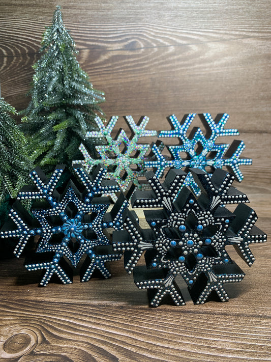 Small Snowflake shelf sitters